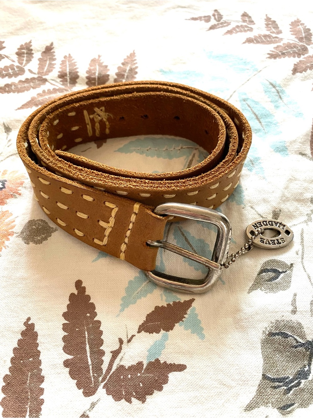 Steve Madden tan leather belt with silver buckle🩶